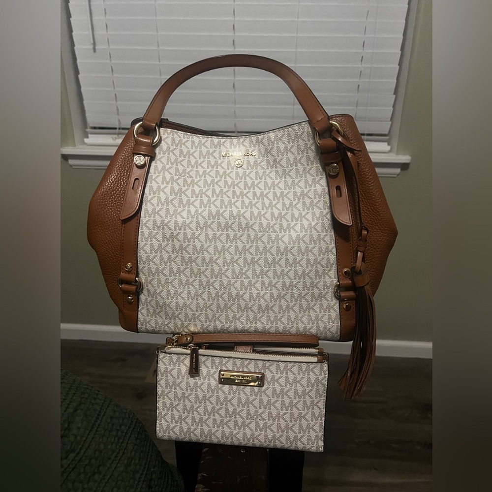 Michael Kors Purse & Wallet